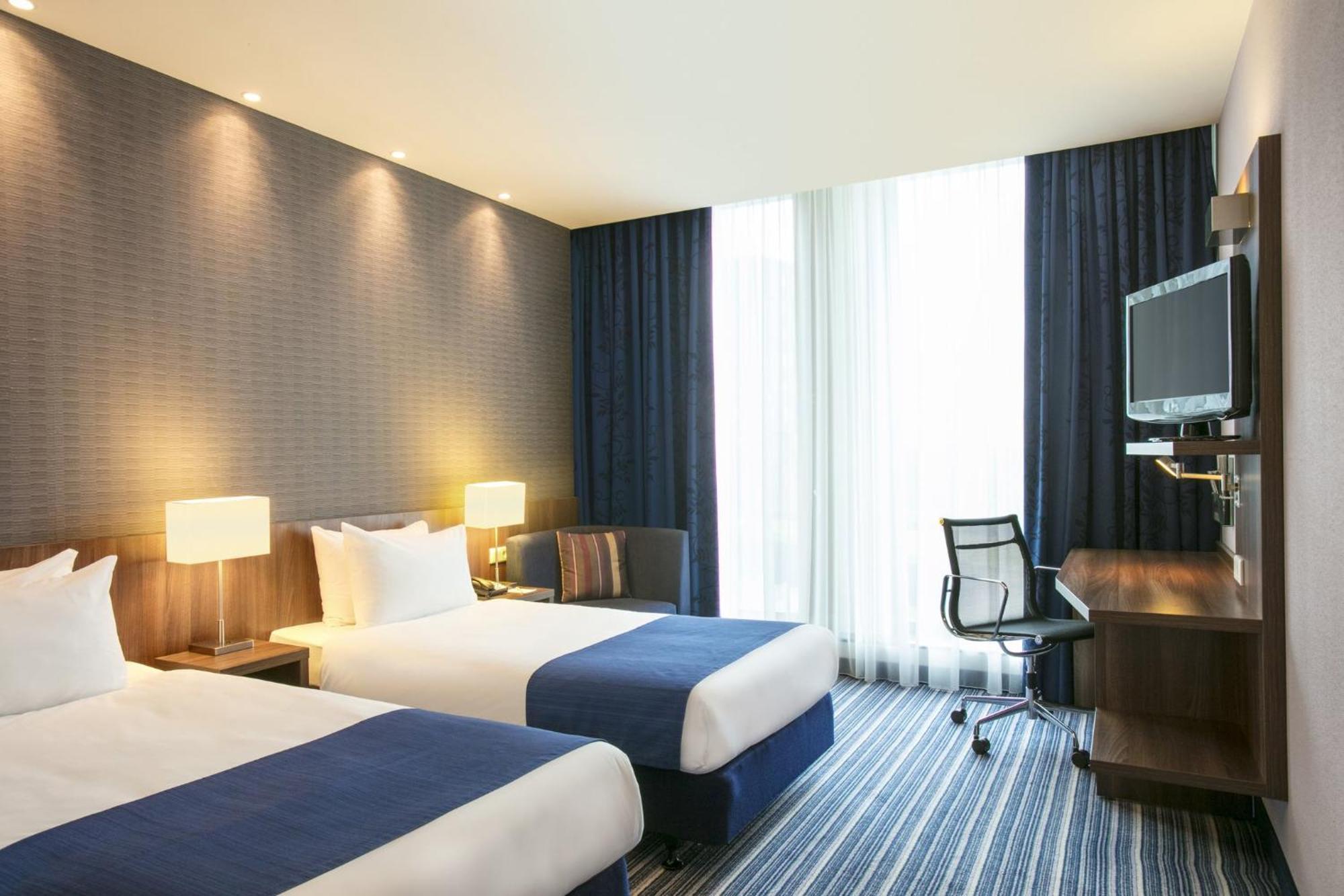 Holiday Inn Express Rotterdam - Central Station By Ihg Экстерьер фото