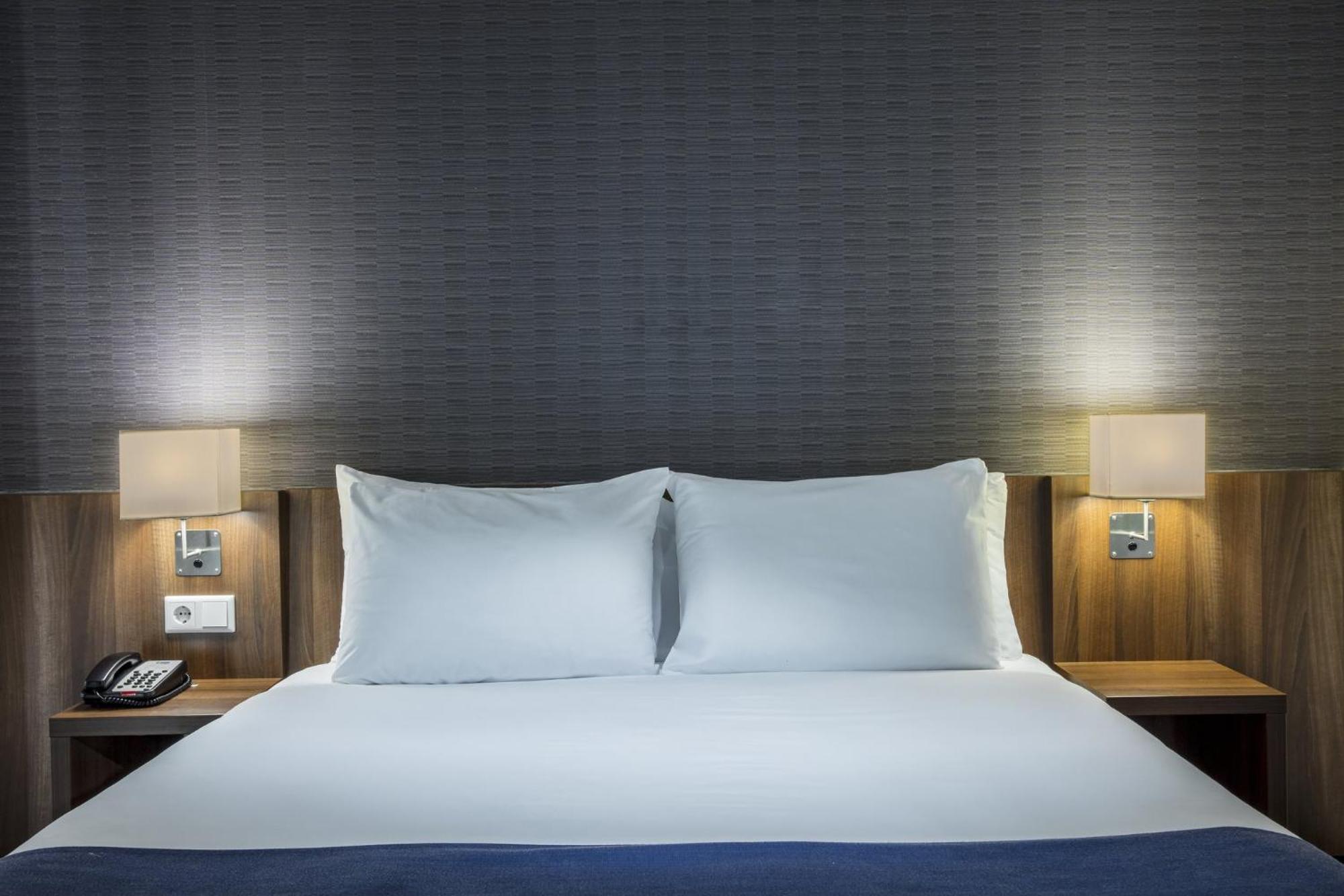 Holiday Inn Express Rotterdam - Central Station By Ihg Экстерьер фото
