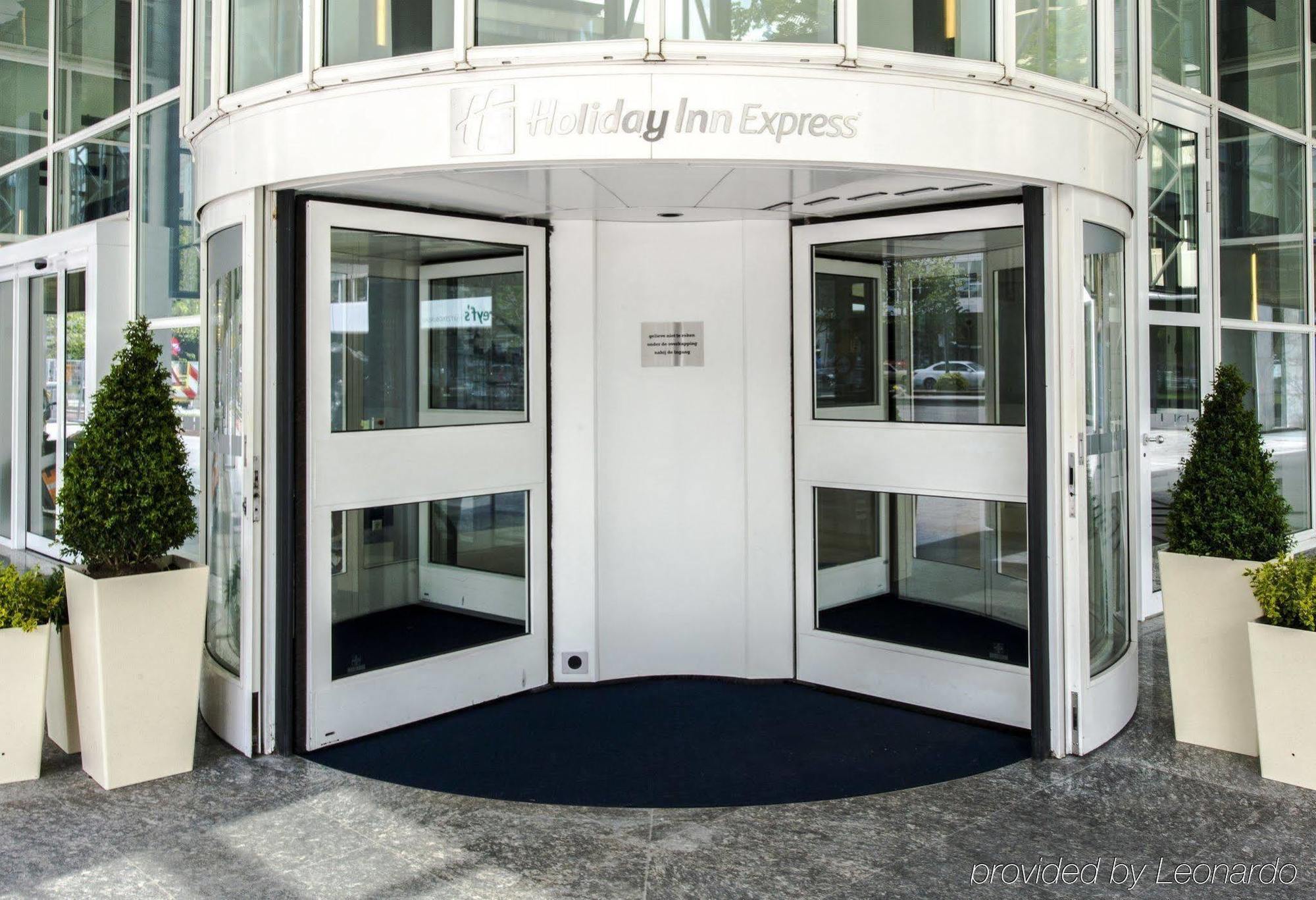Holiday Inn Express Rotterdam - Central Station By Ihg Экстерьер фото
